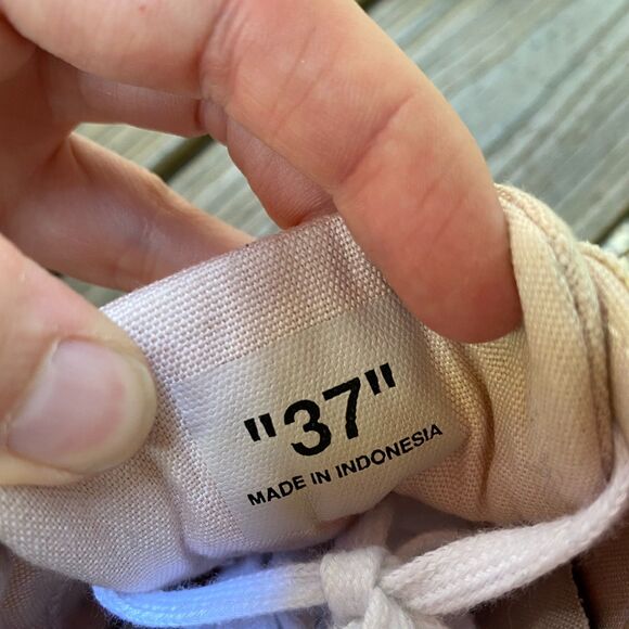 Off-White Low Vulcanized Canvas Sneaker EU 37 - Picture 8 of 9